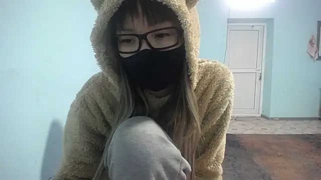 Snapshot of elllaaxx chatting on March 16, 2025, 11:27 am elllaaxx online show from March 16, 2025, 11:27 am