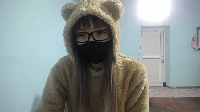 Snapshot of elllaaxx chatting on March 17, 2025, 4:08 am elllaaxx online show from March 17, 2025, 4:08 am