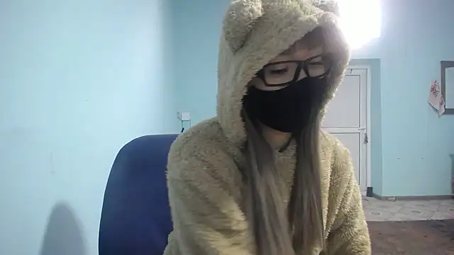 Snapshot of elllaaxx chatting on March 15, 2025, 3:51 am elllaaxx online show from March 15, 2025, 3:51 am