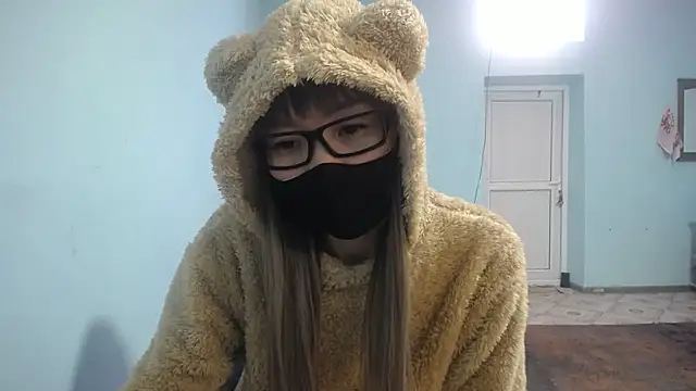 Snapshot of elllaaxx chatting on March 14, 2025, 9:57 am elllaaxx online show from March 14, 2025, 9:57 am