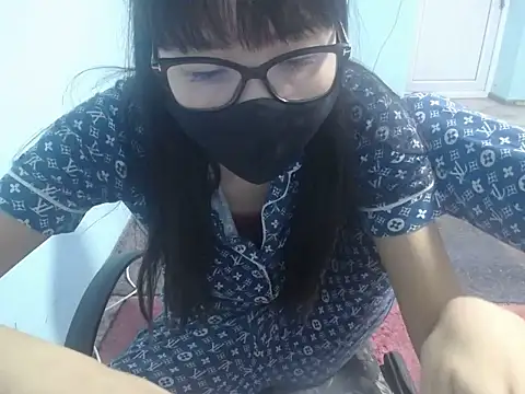 elllaaxx online show from May 15, 2026, 4:10 am