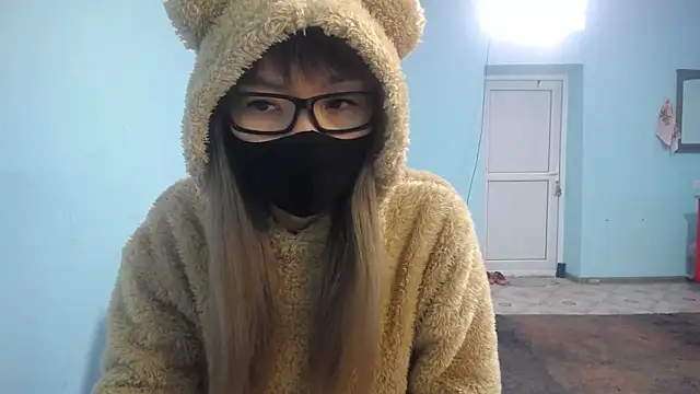 Snapshot of elllaaxx chatting on March 21, 2025, 3:55 am elllaaxx online show from March 21, 2025, 3:55 am