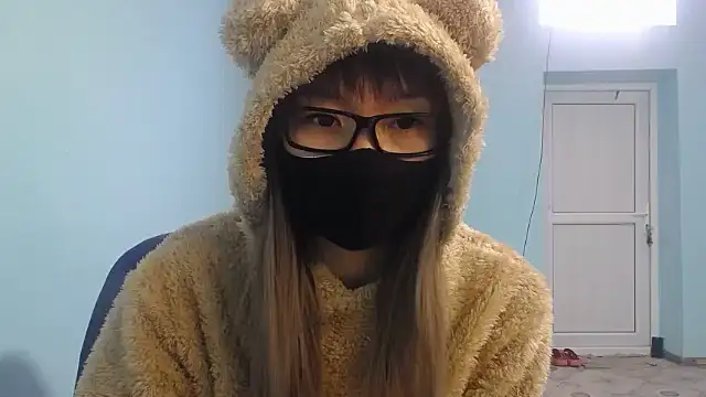 Snapshot of elllaaxx chatting on March 18, 2025, 4:18 am elllaaxx online show from March 18, 2025, 4:18 am