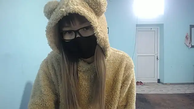 Snapshot of elllaaxx chatting on March 19, 2025, 4:25 am elllaaxx online show from March 19, 2025, 4:25 am