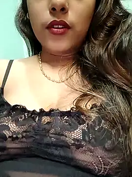 sexyindi couple online show from December 8, 2024, 1:36 pm