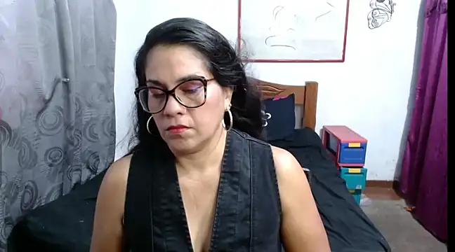 Snapshot of Mistresskloe01 chatting on February 11, 2025, 12:36 pm Mistresskloe01 online show from February 11, 2025, 12:36 pm