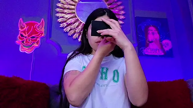 Snapshot of Julieta_Russell chatting on March 7, 2025, 1:40 pm Julieta Russell online show from March 7, 2025, 1:40 pm