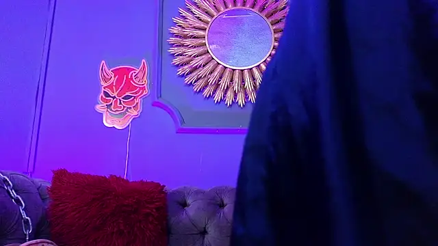 Snapshot of Julieta_Russell chatting on February 24, 2025, 1:10 pm Julieta Russell online show from February 24, 2025, 1:10 pm