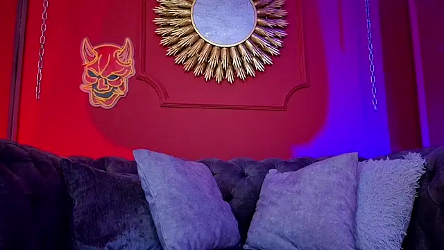 Snapshot of Julieta_Russell chatting on September 19, 2025, 12:31 pm Julieta Russell online show from September 19, 2025, 12:31 pm