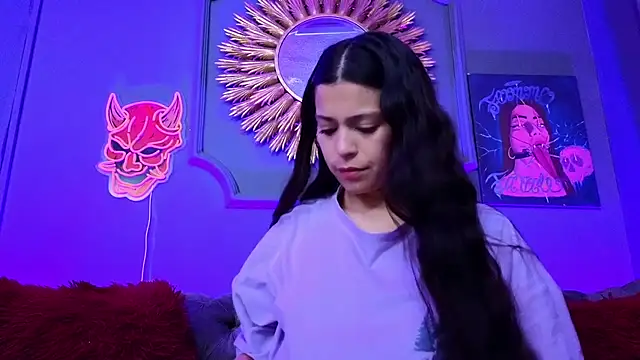 Snapshot of Julieta_Russell chatting on March 5, 2025, 12:22 pm Julieta Russell online show from March 5, 2025, 12:22 pm