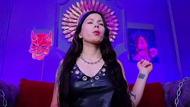 Snapshot of Julieta_Russell chatting on March 7, 2025, 4:44 pm Julieta Russell online show from March 7, 2025, 4:44 pm