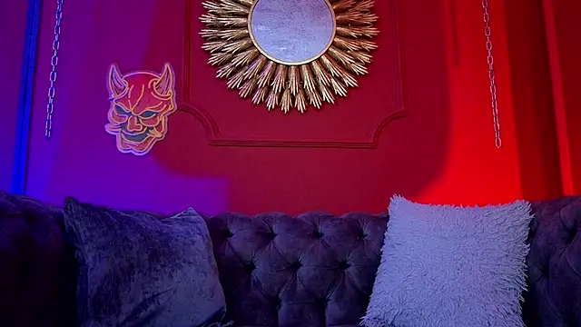 Snapshot of Julieta_Russell chatting on September 17, 2025, 12:40 pm Julieta Russell online show from September 17, 2025, 12:40 pm