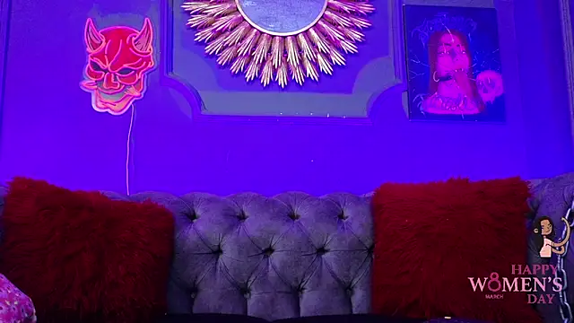 Snapshot of Julieta_Russell chatting on March 8, 2025, 1:03 pm Julieta Russell online show from March 8, 2025, 1:03 pm