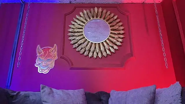 Julieta Russell online show from November 11, 2025, 12:11 pm