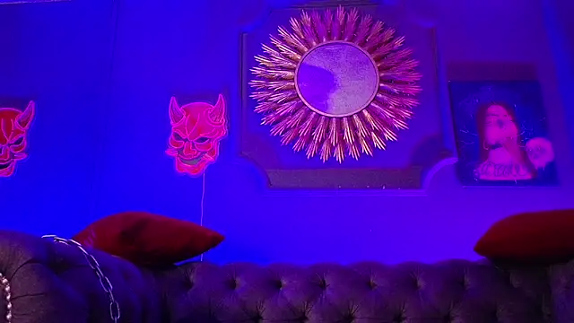 Snapshot of Julieta_Russell chatting on March 22, 2025, 11:53 am Julieta Russell online show from March 22, 2025, 11:53 am