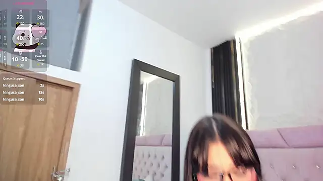 laurem-paulette online show from February 8, 2025, 9:04 pm