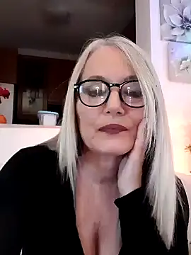kikkastar online show from December 10, 2024, 7:54 pm