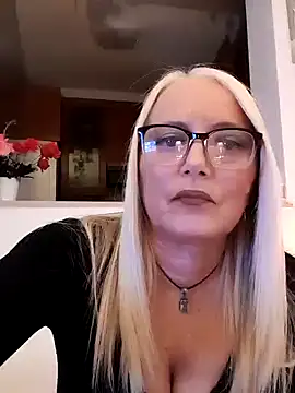 kikkastar online show from January 13, 2025, 7:42 pm