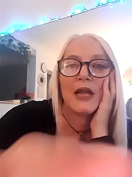 kikkastar online show from January 2, 2025, 2:24 pm