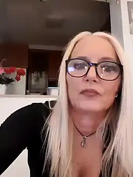 kikkastar online show from January 14, 2025, 8:37 pm