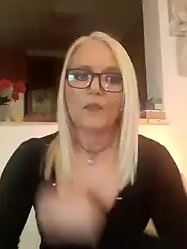 kikkastar online show from January 22, 2025, 8:17 pm