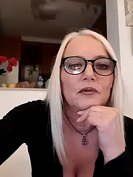 kikkastar online show from January 23, 2025, 8:02 pm