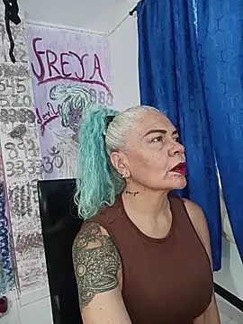 freyadevil333 online show from July 7, 2026, 2:09 pm