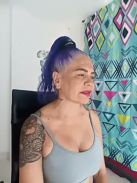 freyadevil333 online show from October 30, 2025, 1:31 pm