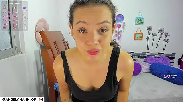 Snapshot of Angela_hank2 chatting on June 14, 2026, 4:14 am Angela hank2 online show from June 14, 2026, 4:14 am