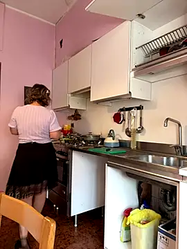 Sunbelxx online show from September 24, 2025, 10:00 am