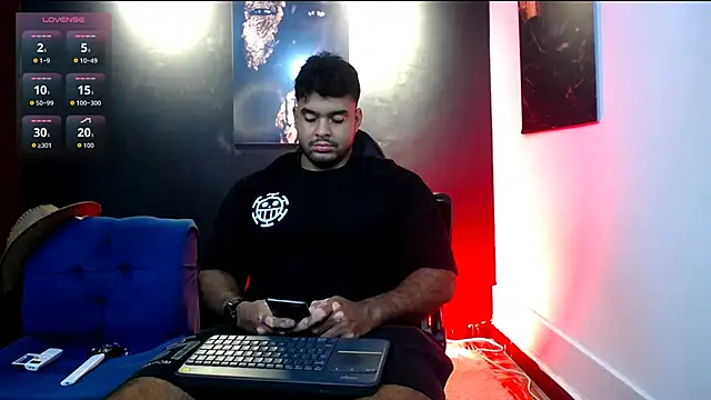 Big furry bear13 online show from January 6, 2026, 3:54 am