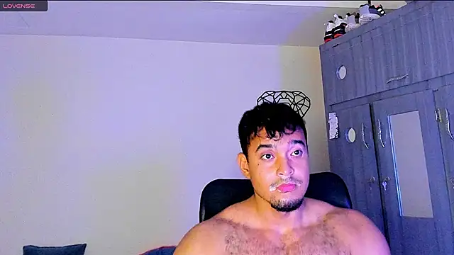 Big furry bear13 online show from January 24, 2025, 6:14 am