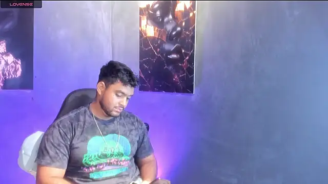 Big furry bear13 online show from September 28, 2025, 5:03 am