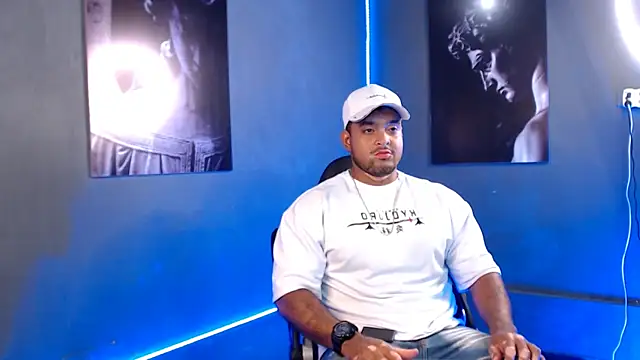 Big furry bear13 online show from September 22, 2025, 5:13 am