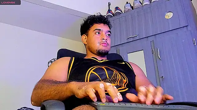 Big furry bear13 online show from February 21, 2025, 4:29 am