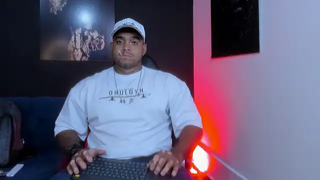 Big furry bear13 online show from November 1, 2025, 5:47 am