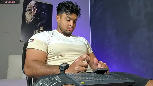 Big furry bear13 online show from March 6, 2026, 5:02 am