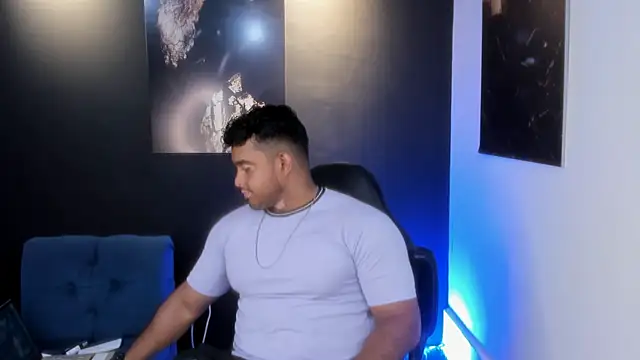 Big furry bear13 online show from November 2, 2025, 10:59 pm