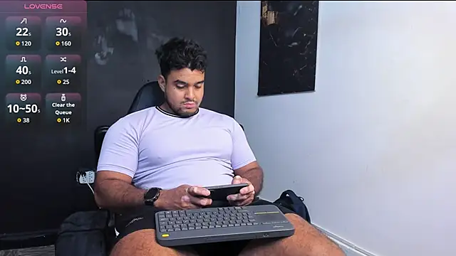 Big furry bear13 online show from February 17, 2026, 6:54 am