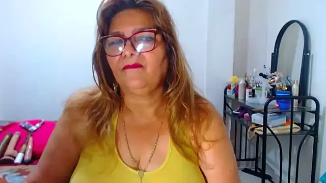 maturehot649 online show from April 17, 2026, 10:01 pm