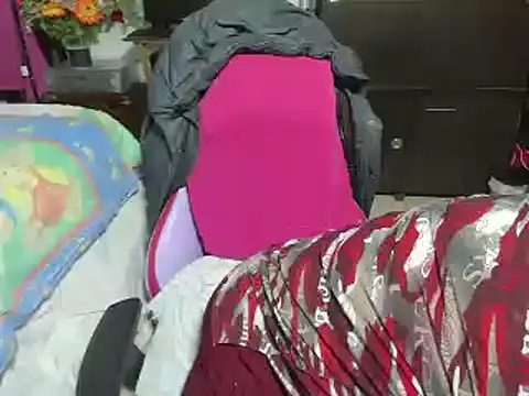 Snapshot of Mrs_mommy_ chatting on October 14, 2025, 9:47 pm Mrs mommy  online show from October 14, 2025, 9:47 pm