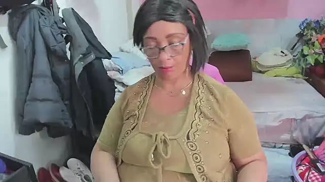 Mrs mommy  online show from May 19, 2026, 7:10 pm