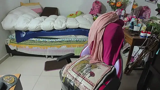 Snapshot of Mrs_mommy_ chatting on October 1, 2025, 9:40 pm Mrs mommy  online show from October 1, 2025, 9:40 pm