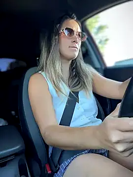 HotXMom online show from September 21, 2025, 2:11 pm