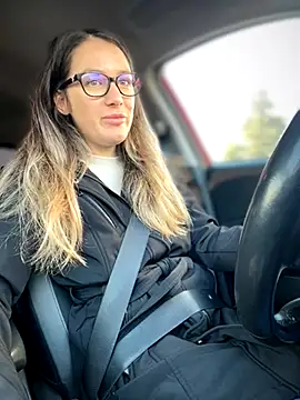 HotXMom online show from October 17, 2025, 5:33 am