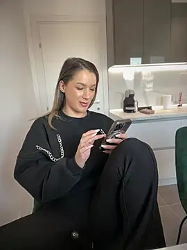 HotXMom online show from February 24, 2025, 7:44 am