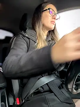 HotXMom online show from November 17, 2025, 6:50 am