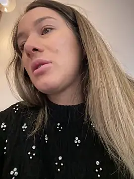 HotXMom online show from February 18, 2025, 4:58 am