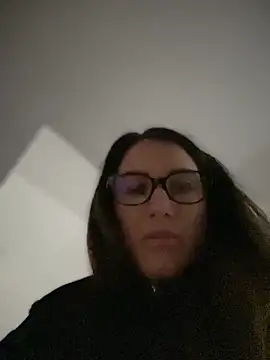 HotXMom online show from November 14, 2025, 6:50 am