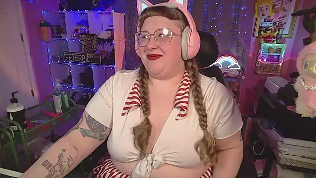 Snapshot of FatVeronica chatting on March 12, 2026, 11:25 am FatVeronica online show from March 12, 2026, 11:25 am
